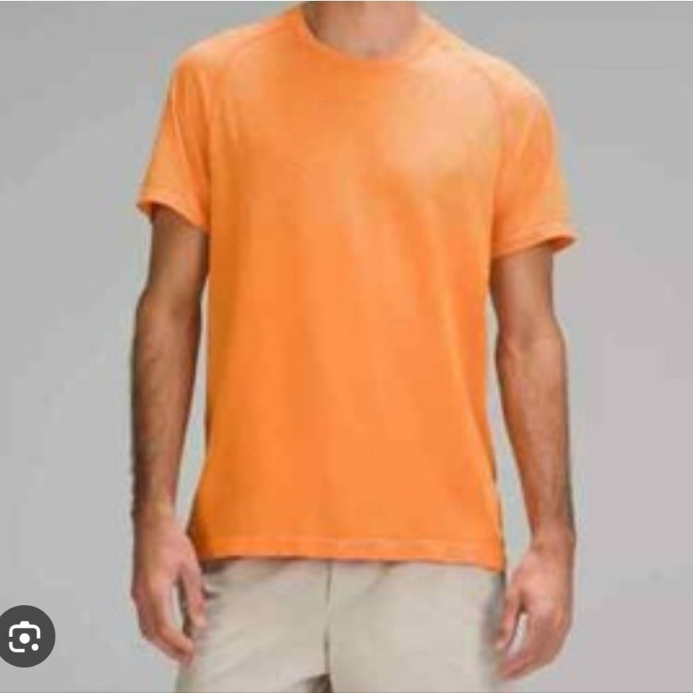 Lululemon Metal Vent Tech Shirt Men’s Size L Short Sleeve Orange